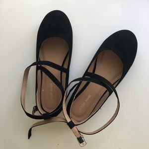 Strappy black suede Ballet Flats